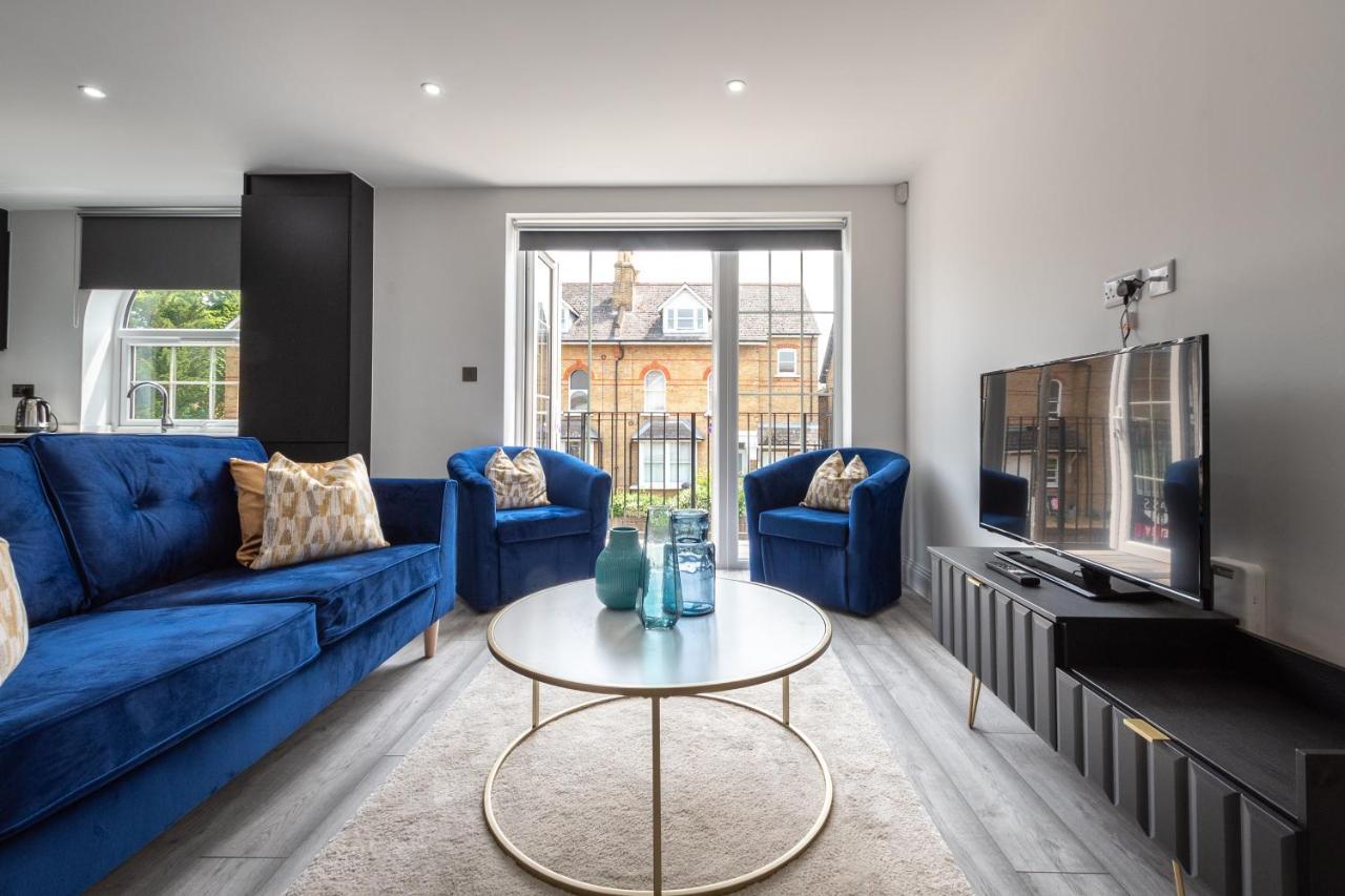 Elegant Apartments In Staines L Free Onsite Parking מראה חיצוני תמונה