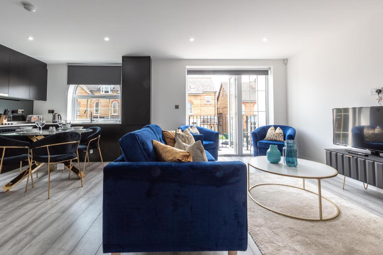 Elegant Apartments In Staines L Free Onsite Parking מראה חיצוני תמונה