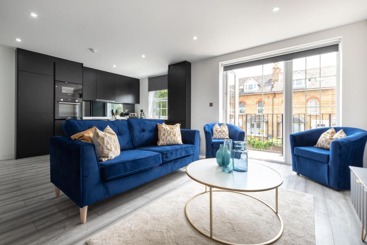 Elegant Apartments In Staines L Free Onsite Parking מראה חיצוני תמונה