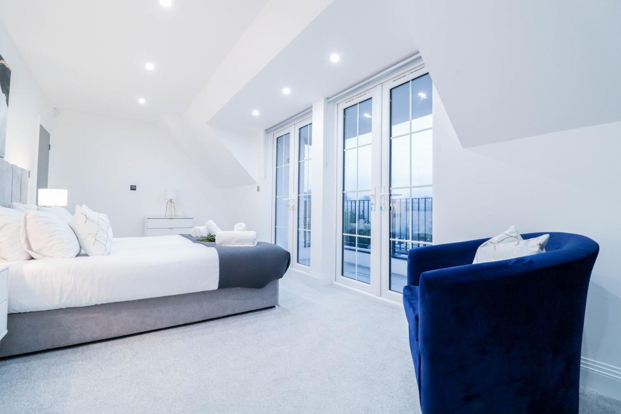 Elegant Apartments In Staines L Free Onsite Parking מראה חיצוני תמונה