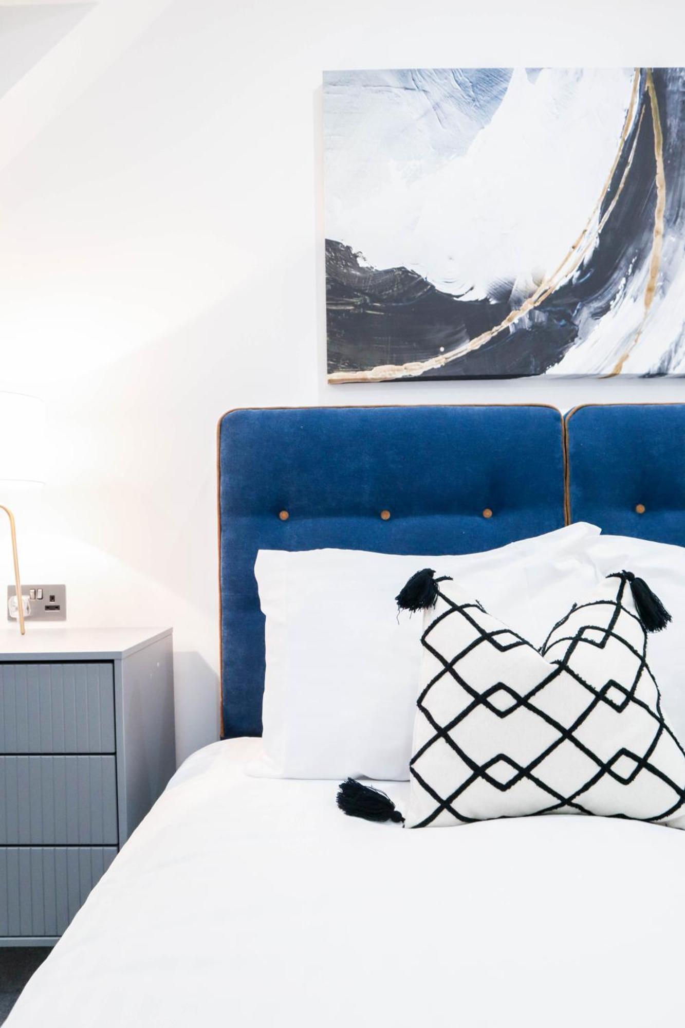 Elegant Apartments In Staines L Free Onsite Parking מראה חיצוני תמונה