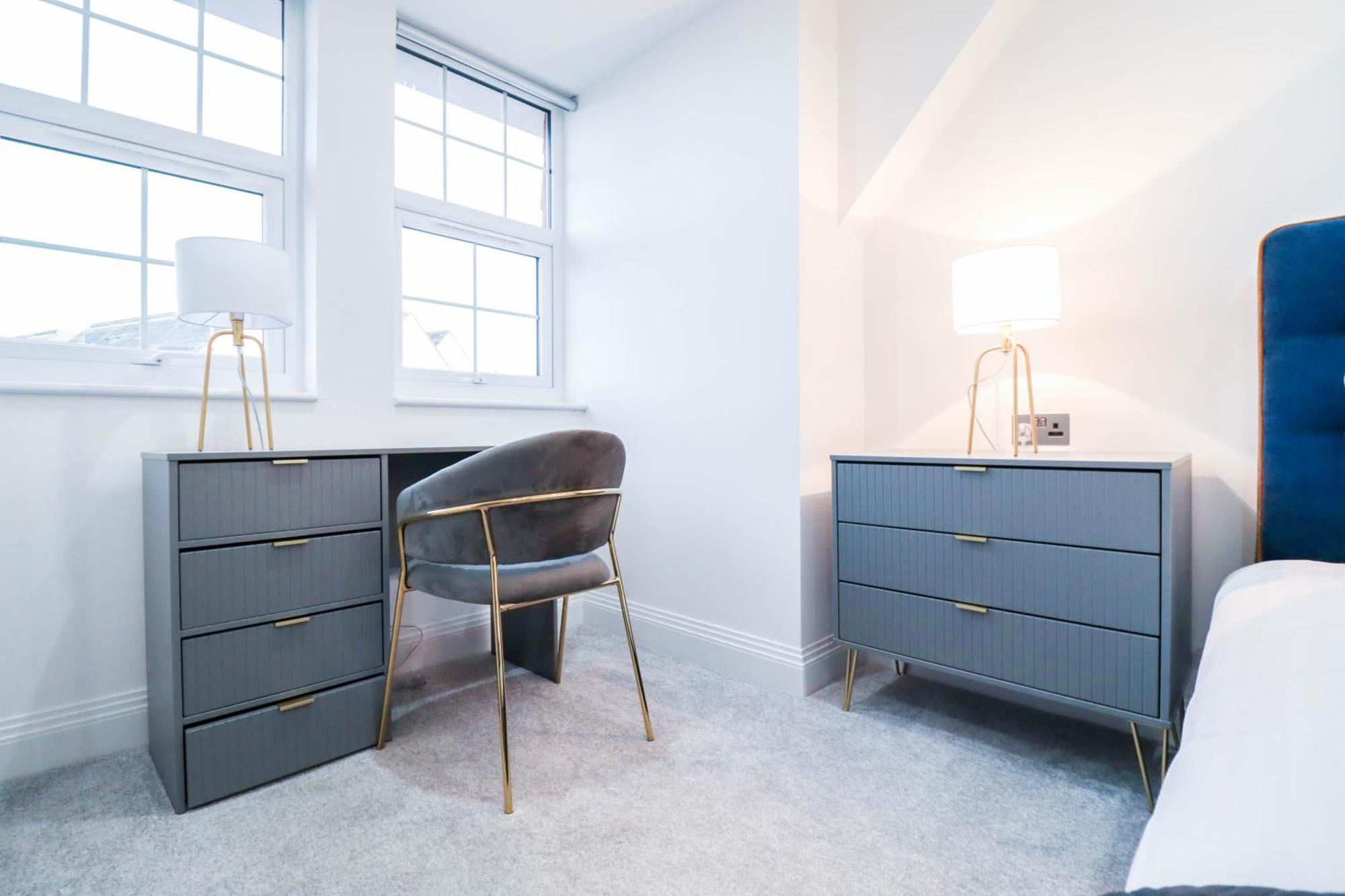 Elegant Apartments In Staines L Free Onsite Parking מראה חיצוני תמונה