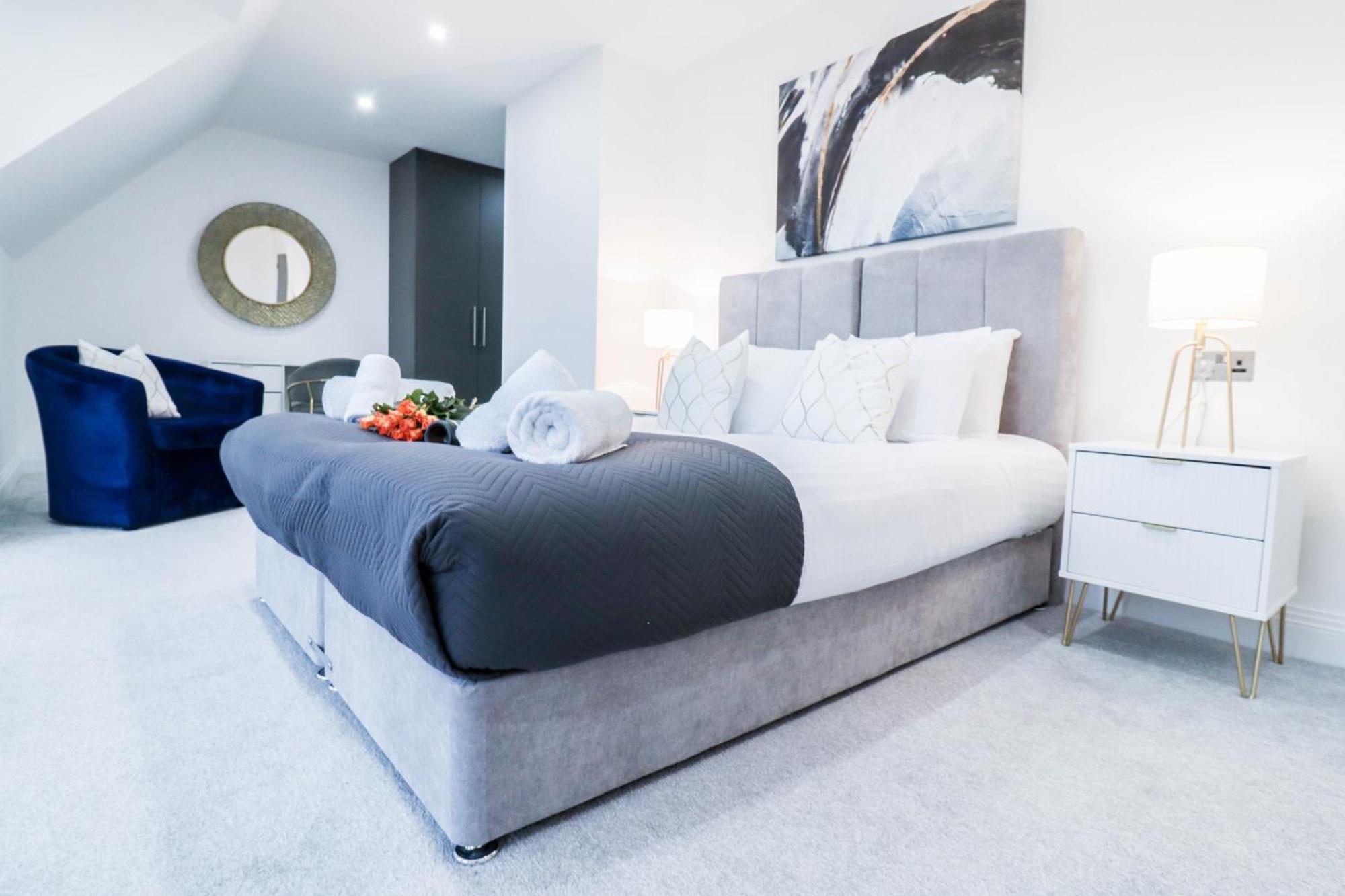 Elegant Apartments In Staines L Free Onsite Parking מראה חיצוני תמונה