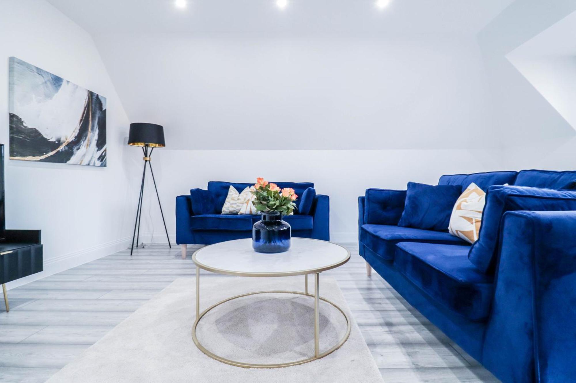 Elegant Apartments In Staines L Free Onsite Parking מראה חיצוני תמונה